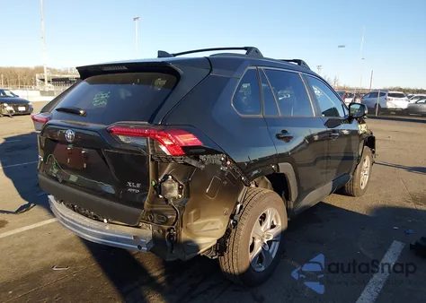 2025 Toyota Rav4 Xle z USA, uszkodzony, nr VIN 2T3P1RFV5SW563501